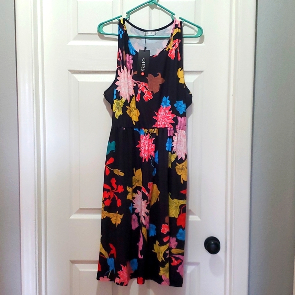 New knee-length summer dress